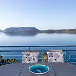 Grand Bleu & *