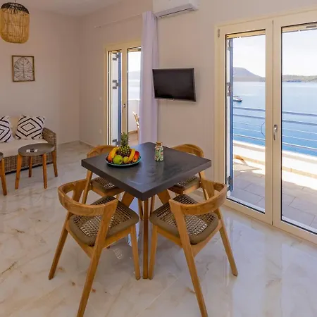 Grand Bleu & شقة *