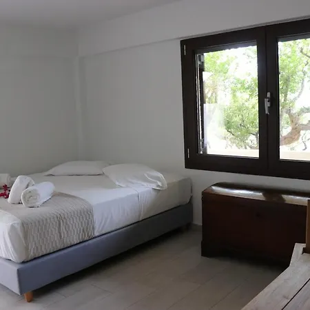 Grand Bleu & * إرميوني