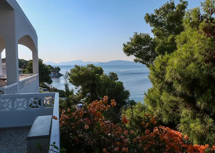 Grand Bleu Apartments&villas *